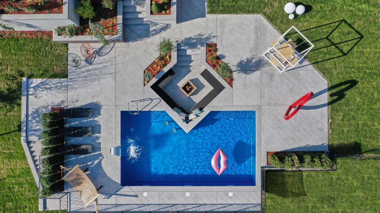 Riverside Pool Villa-Sremski Karlovci Exteriör bild